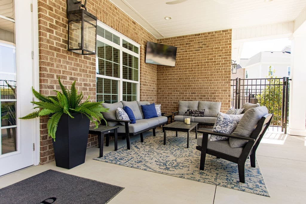 The outdoor lounge at 1188 at Solomon
