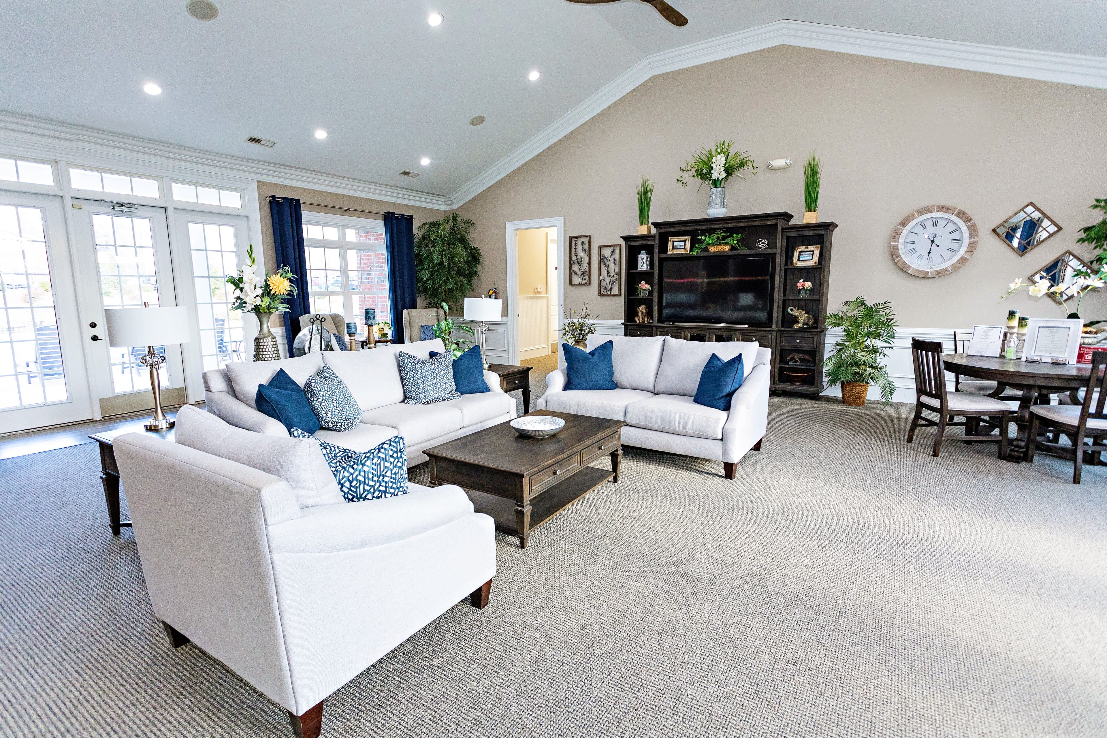 The clubhouse lounge at Providence Pointe