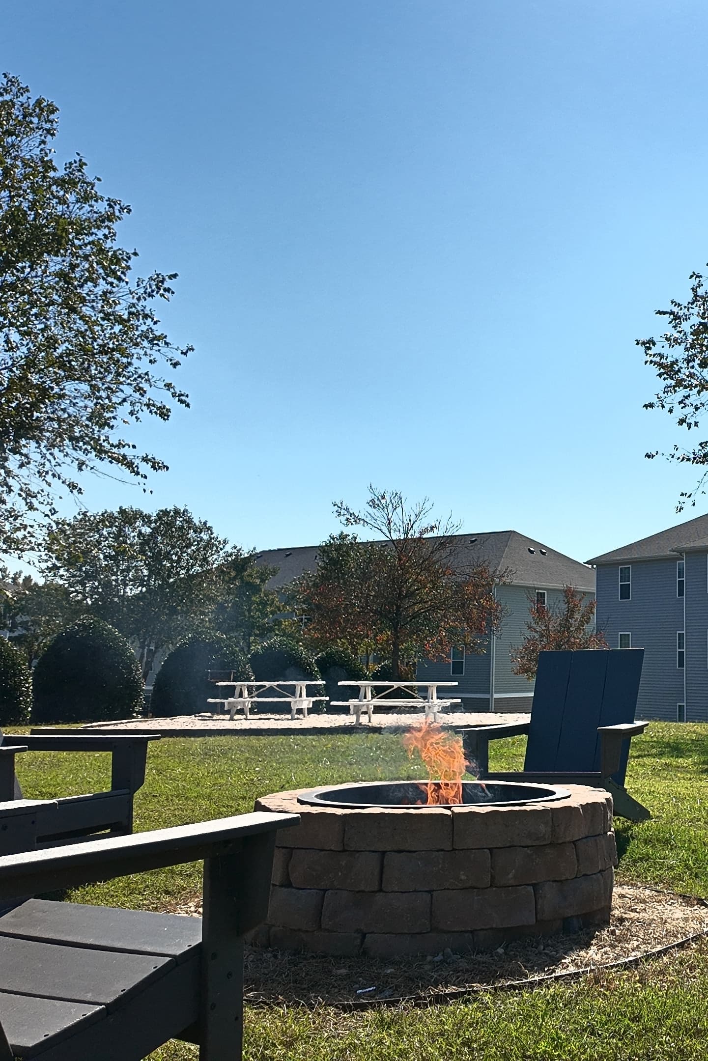 The picnic area at The Pointe at Peters Creek