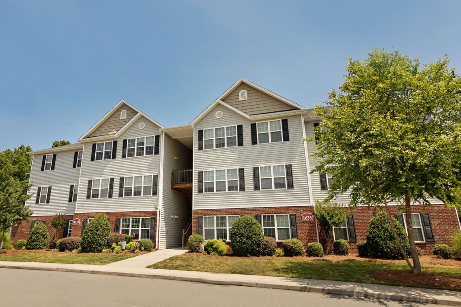 The Pointe at Peters Creek, Winston-Salem