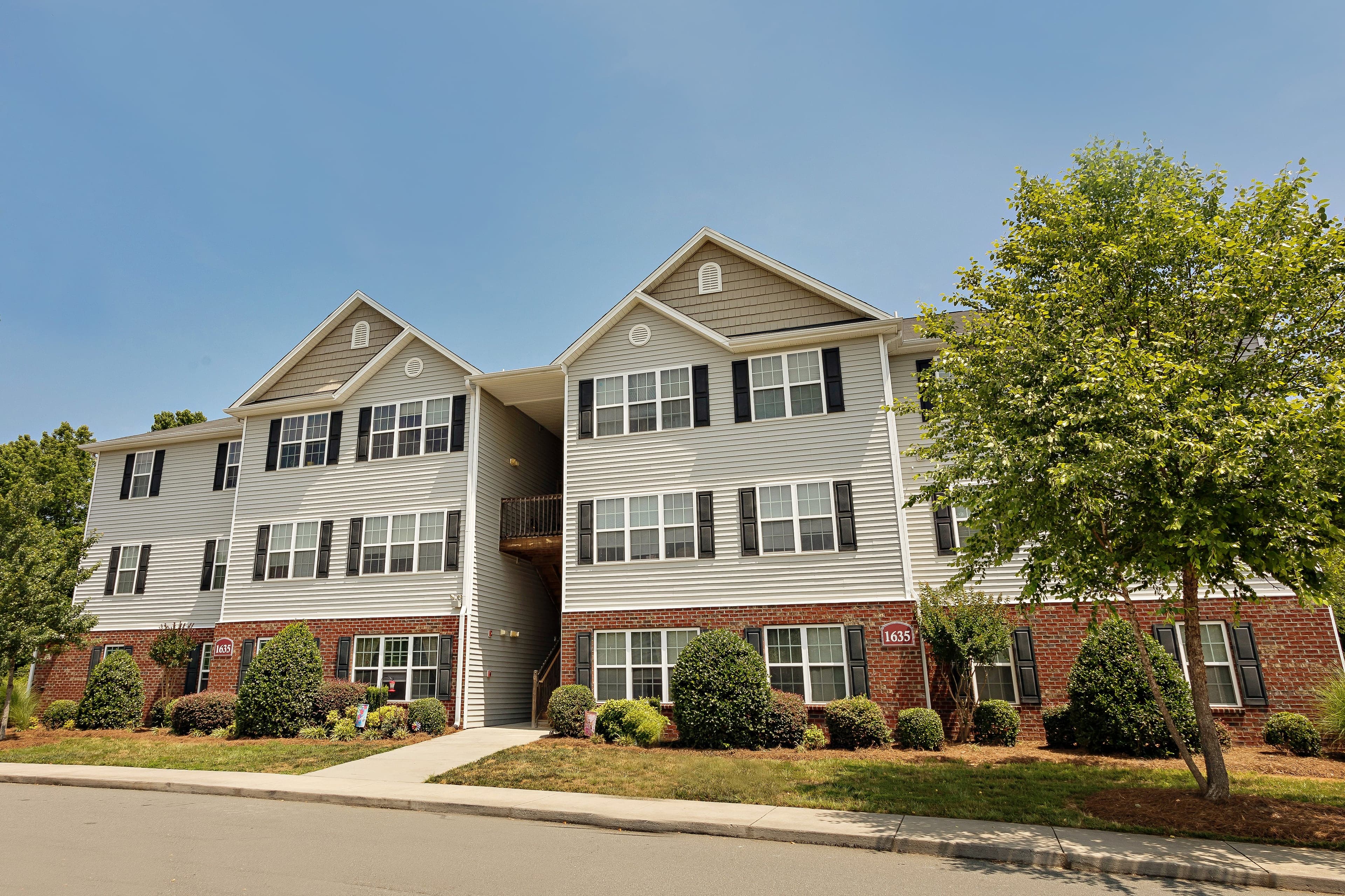 The Pointe at Peters Creek, Winston-Salem