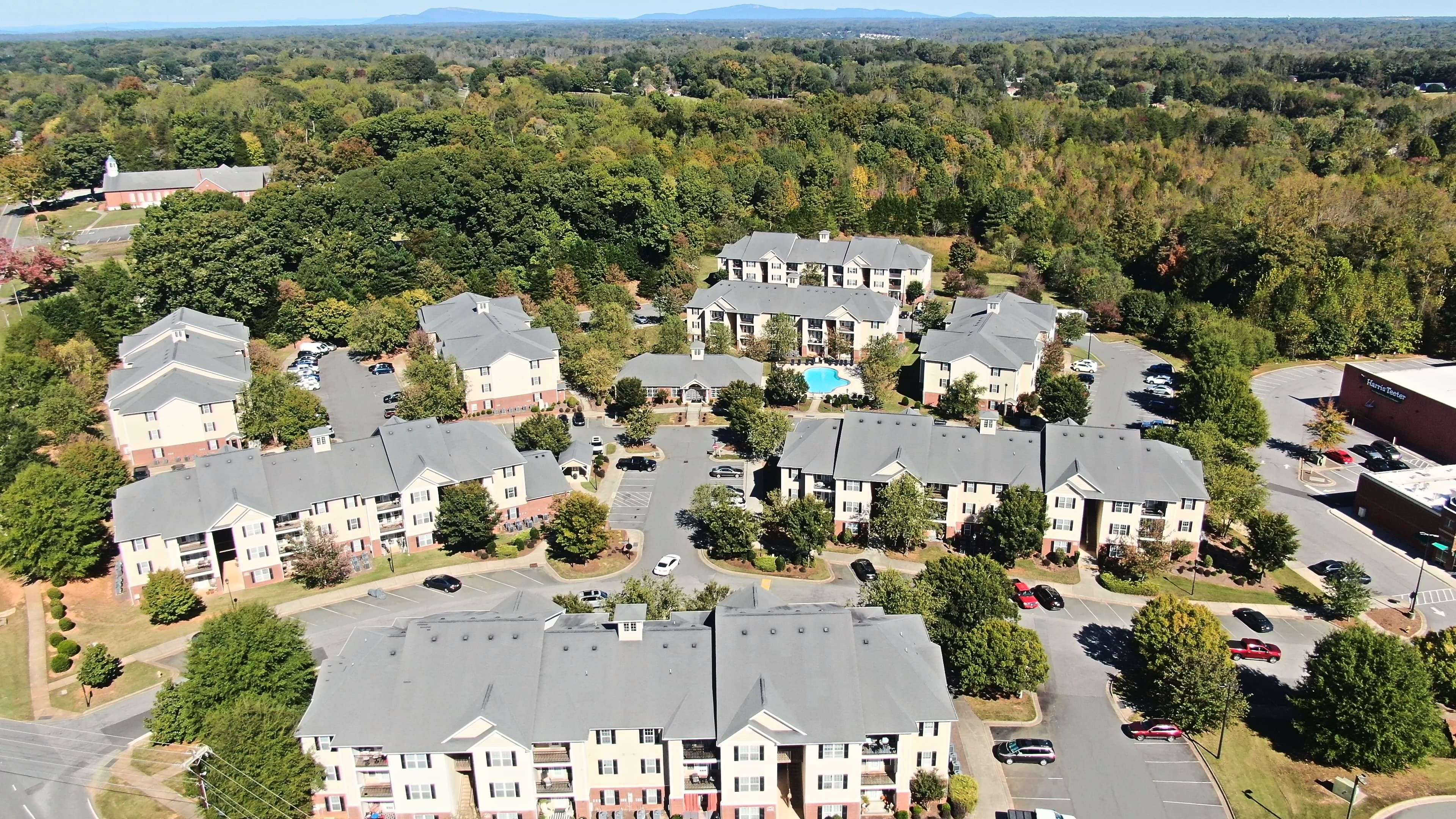 The buildings at The Pointe at Robinhood Village