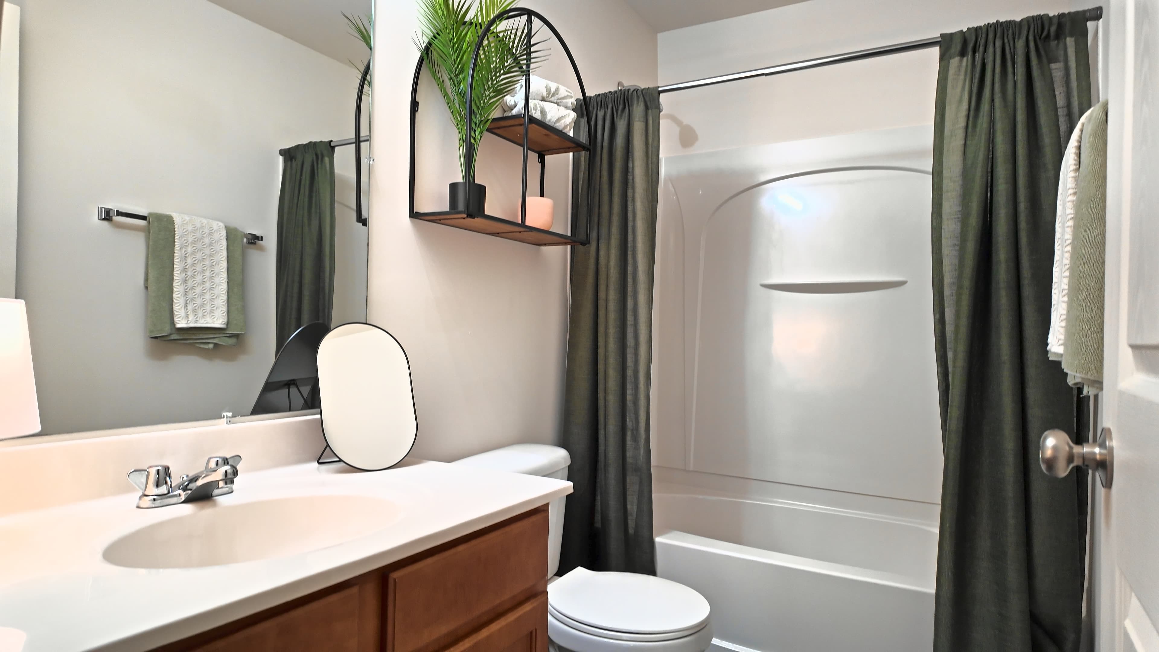 Stylish bathrooms at The Pointe at Robinhood Village